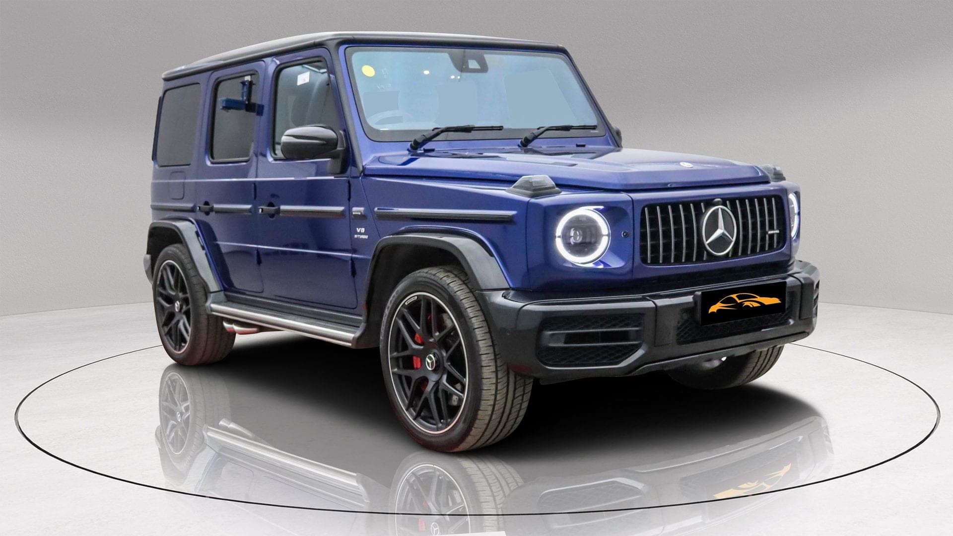 Mercedes-AMG G63 MANUFAKTUR Edition in blue, front three-quarter view